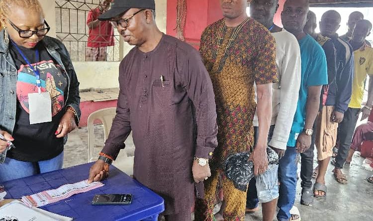 Dr. Isaac Akpoveta exercising his franchise during the 2024 LG chairmanship and counsellorship elections in Delta State.